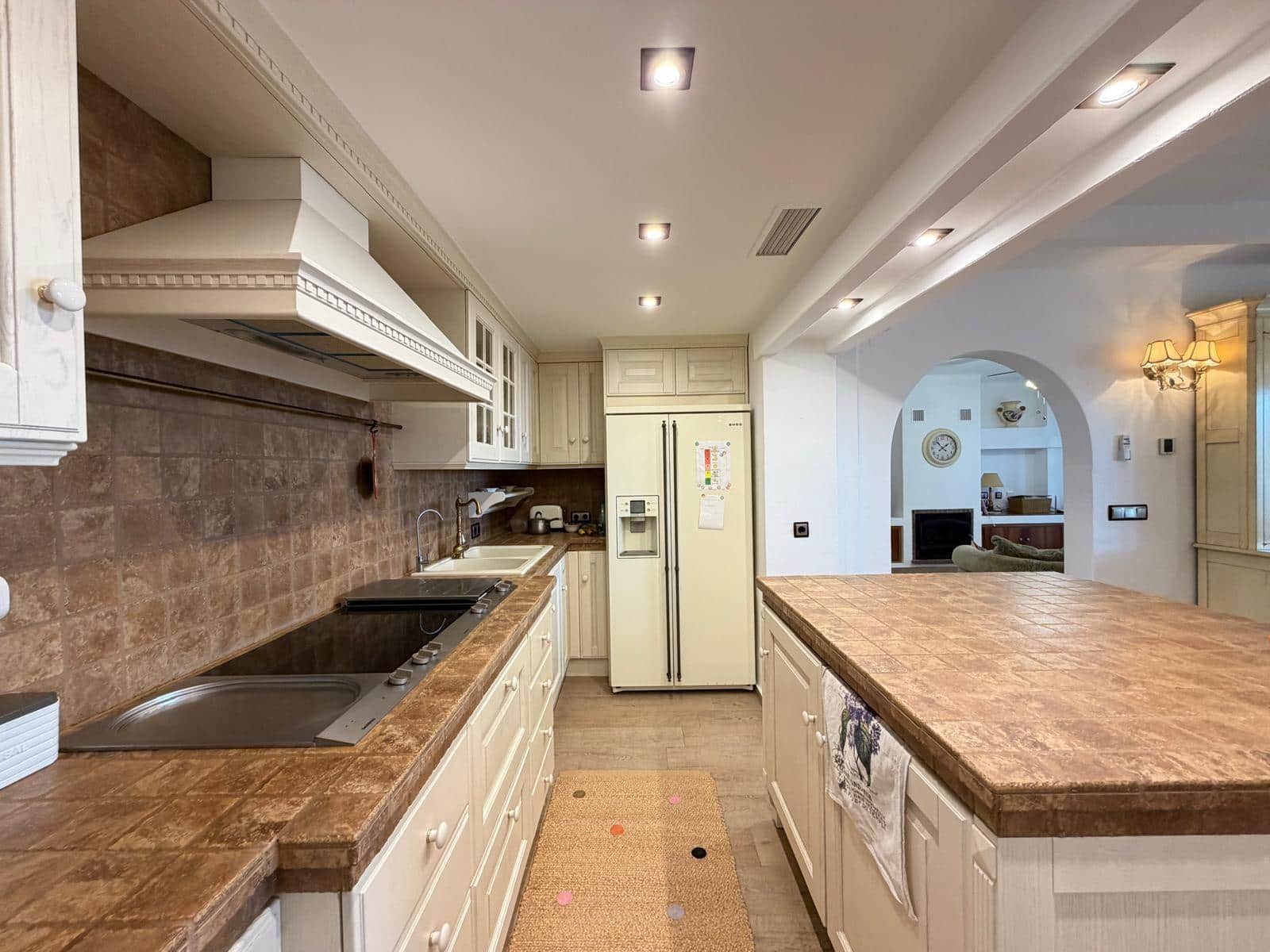 3 soverom Penthouse til salgs i Torrevieja med svømmebasseng - € 470 000 (Ref: 9877356)