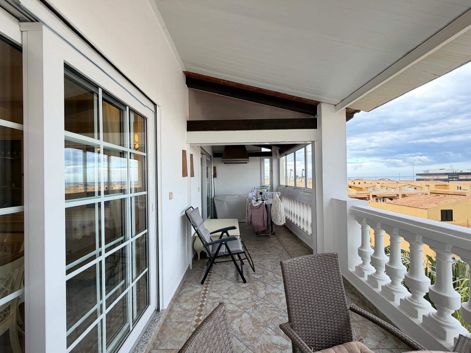 3 soverom Penthouse til salgs i Torrevieja med svømmebasseng - € 470 000 (Ref: 9877356)