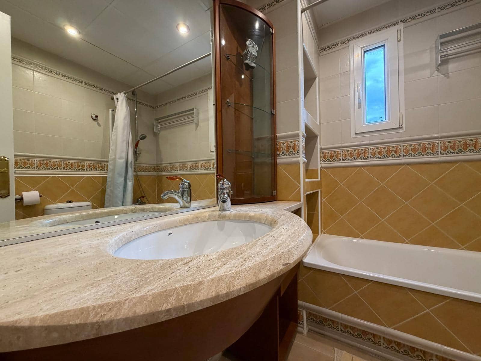 3 soverom Penthouse til salgs i Torrevieja med svømmebasseng - € 470 000 (Ref: 9877356)