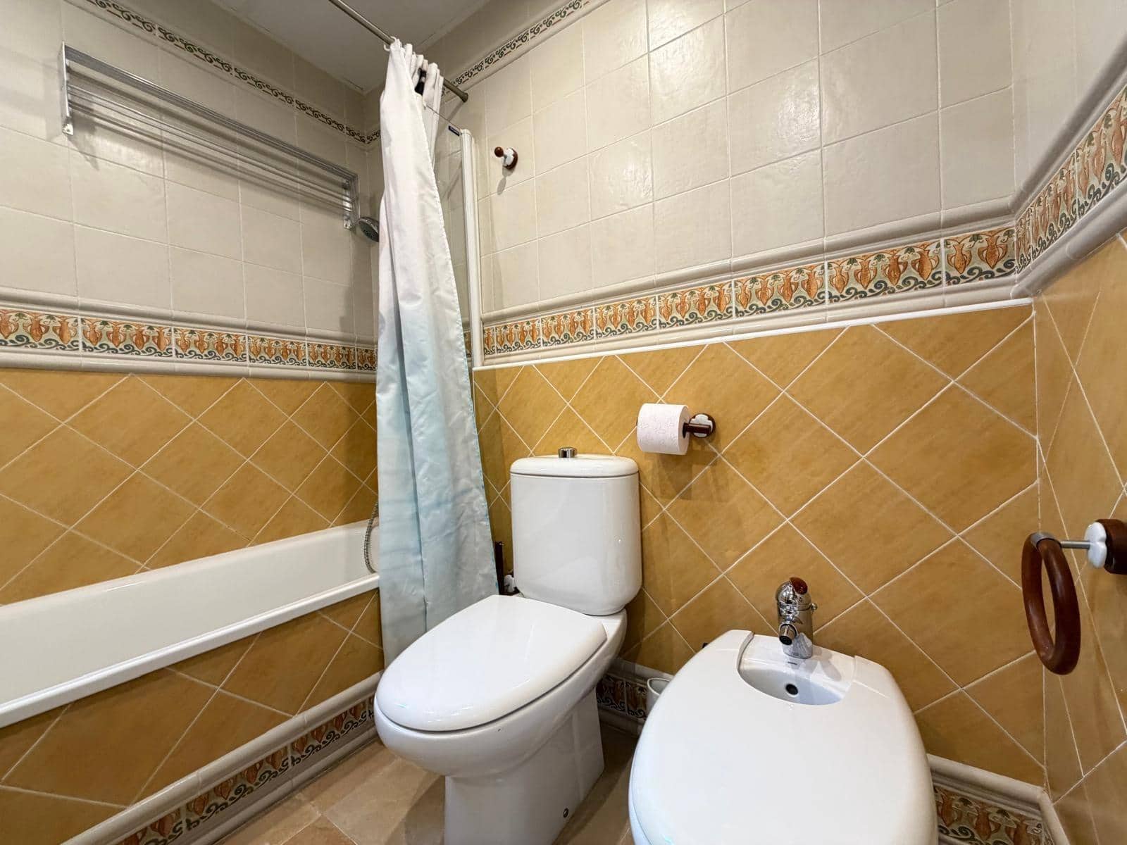 3 soverom Penthouse til salgs i Torrevieja med svømmebasseng - € 470 000 (Ref: 9877356)