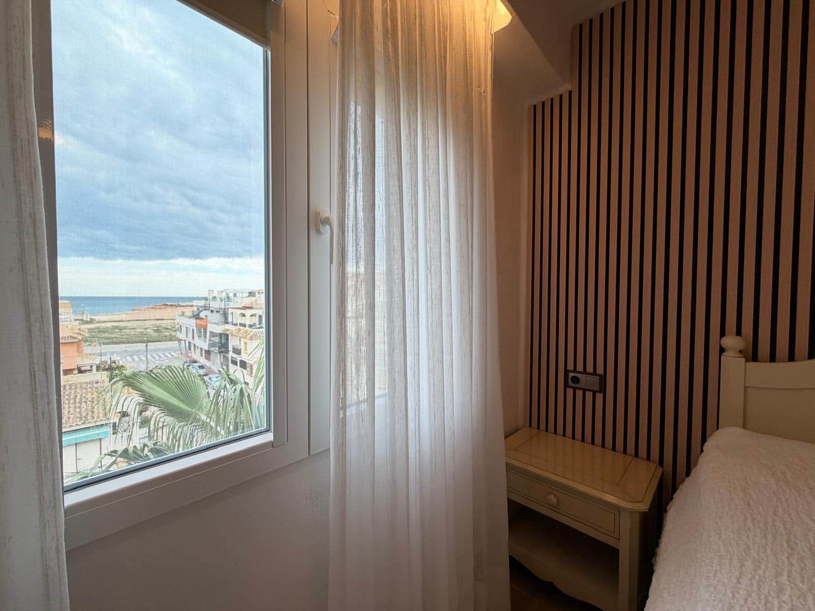 3 soverom Penthouse til salgs i Torrevieja med svømmebasseng - € 470 000 (Ref: 9877356)