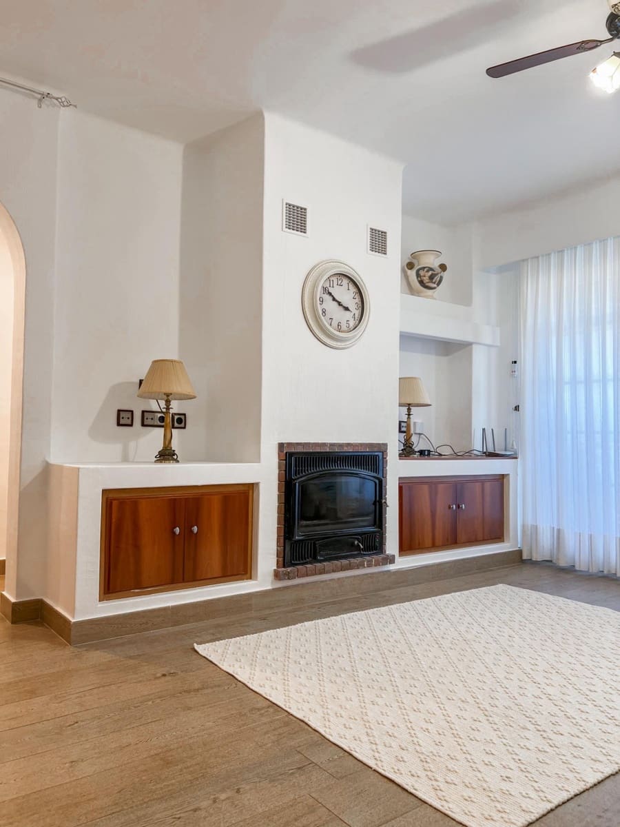 3 soverom Penthouse til salgs i Torrevieja med svømmebasseng - € 470 000 (Ref: 9877356)