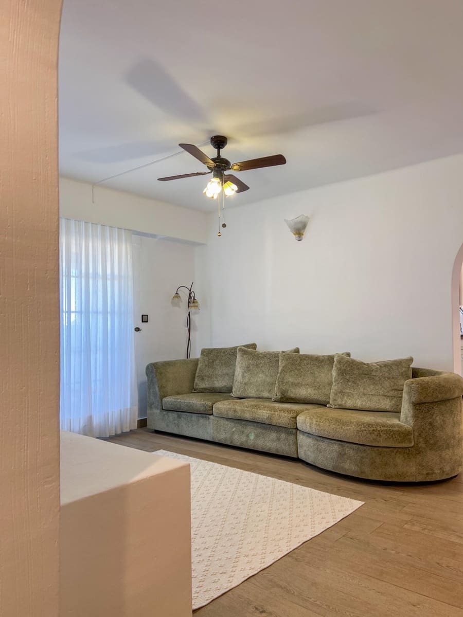 3 soverom Penthouse til salgs i Torrevieja med svømmebasseng - € 470 000 (Ref: 9877356)