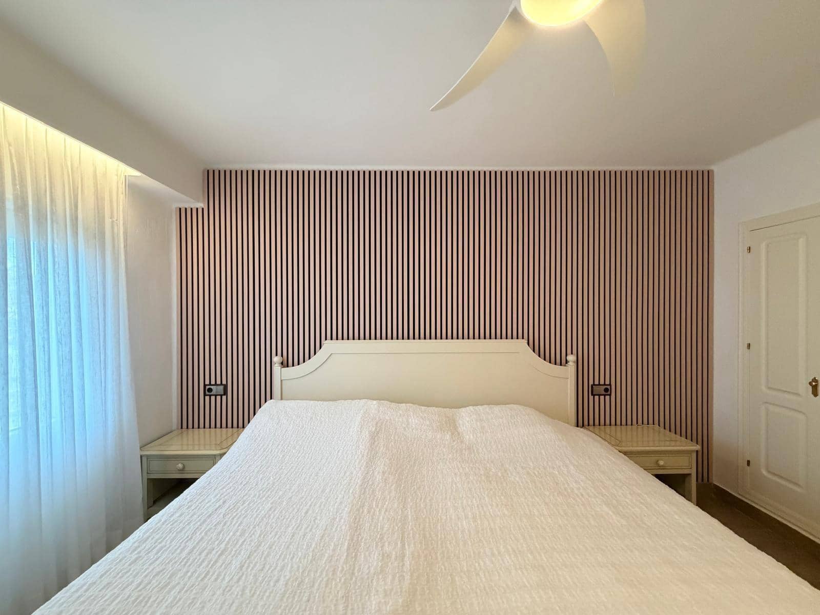 3 soverom Penthouse til salgs i Torrevieja med svømmebasseng - € 470 000 (Ref: 9877356)