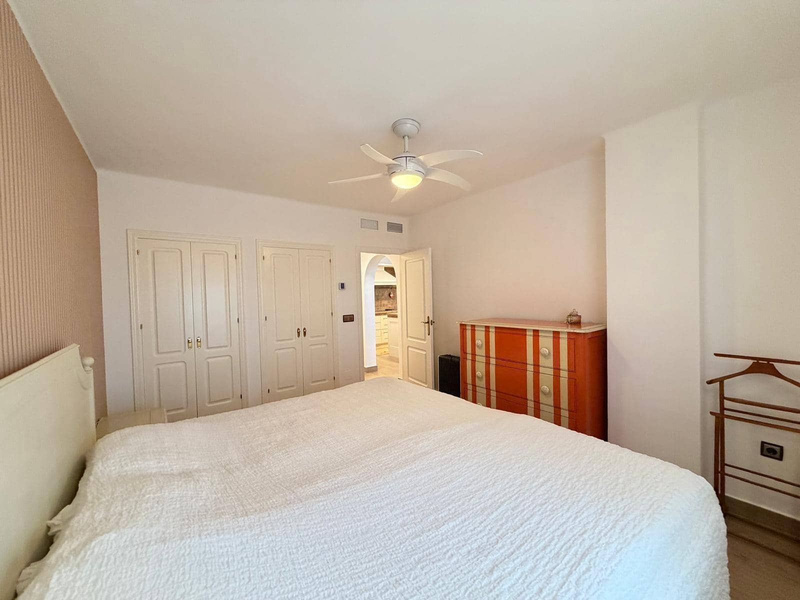 3 soverom Penthouse til salgs i Torrevieja med svømmebasseng - € 470 000 (Ref: 9877356)