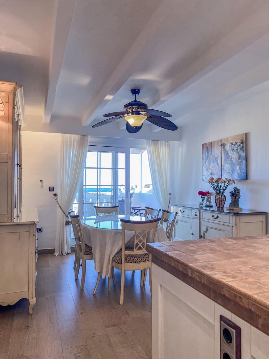 3 soverom Penthouse til salgs i Torrevieja med svømmebasseng - € 470 000 (Ref: 9877356)