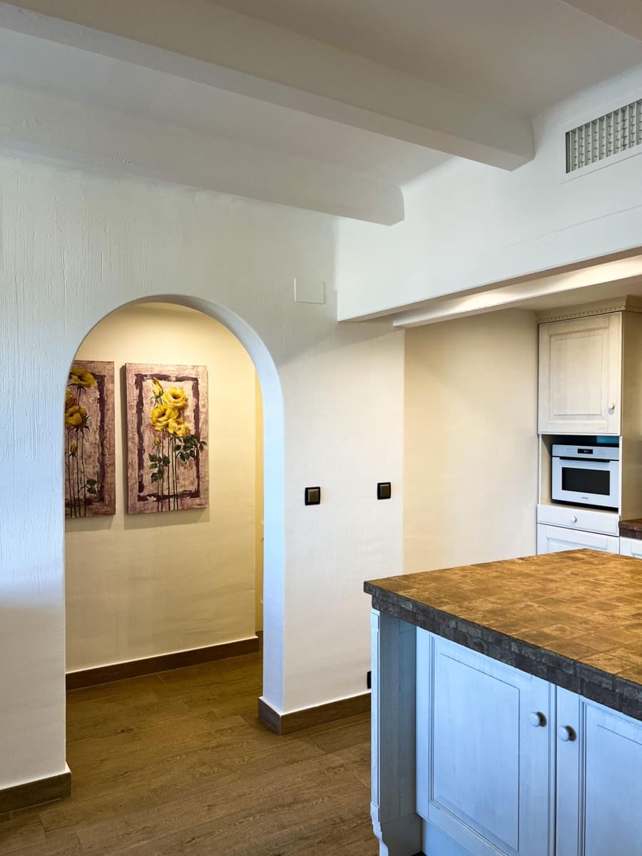3 soverom Penthouse til salgs i Torrevieja med svømmebasseng - € 470 000 (Ref: 9877356)