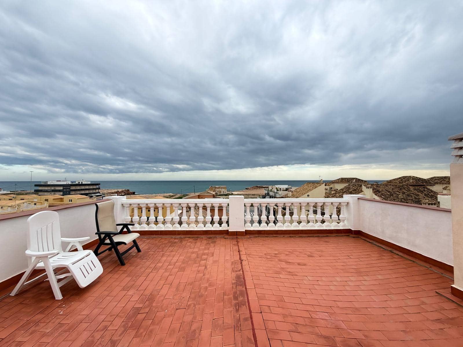 3 soverom Penthouse til salgs i Torrevieja med svømmebasseng - € 470 000 (Ref: 9877356)