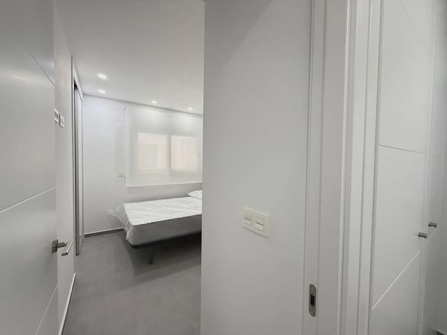 3 sypialnia Apartament na sprzedaż w Avenida Habaneras - Curva de Palangre, Torrevieja z basenem garażem - 349 000 € (Ref: 9877362)