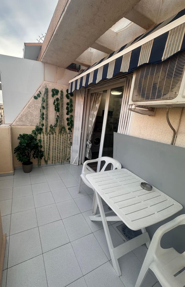 1 soverom Penthouse til salgs i Torrevieja - € 149 900 (Ref: 9877365)