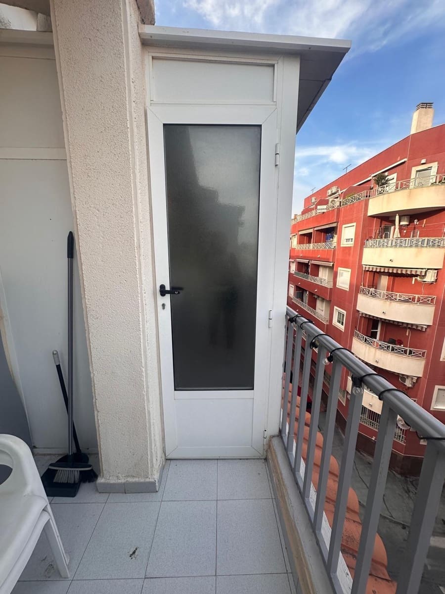 1 soverom Penthouse til salgs i Torrevieja - € 149 900 (Ref: 9877365)