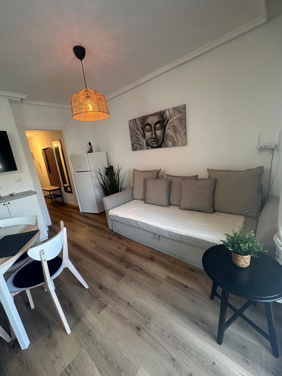 1 soverom Penthouse til salgs i Torrevieja - € 149 900 (Ref: 9877365)