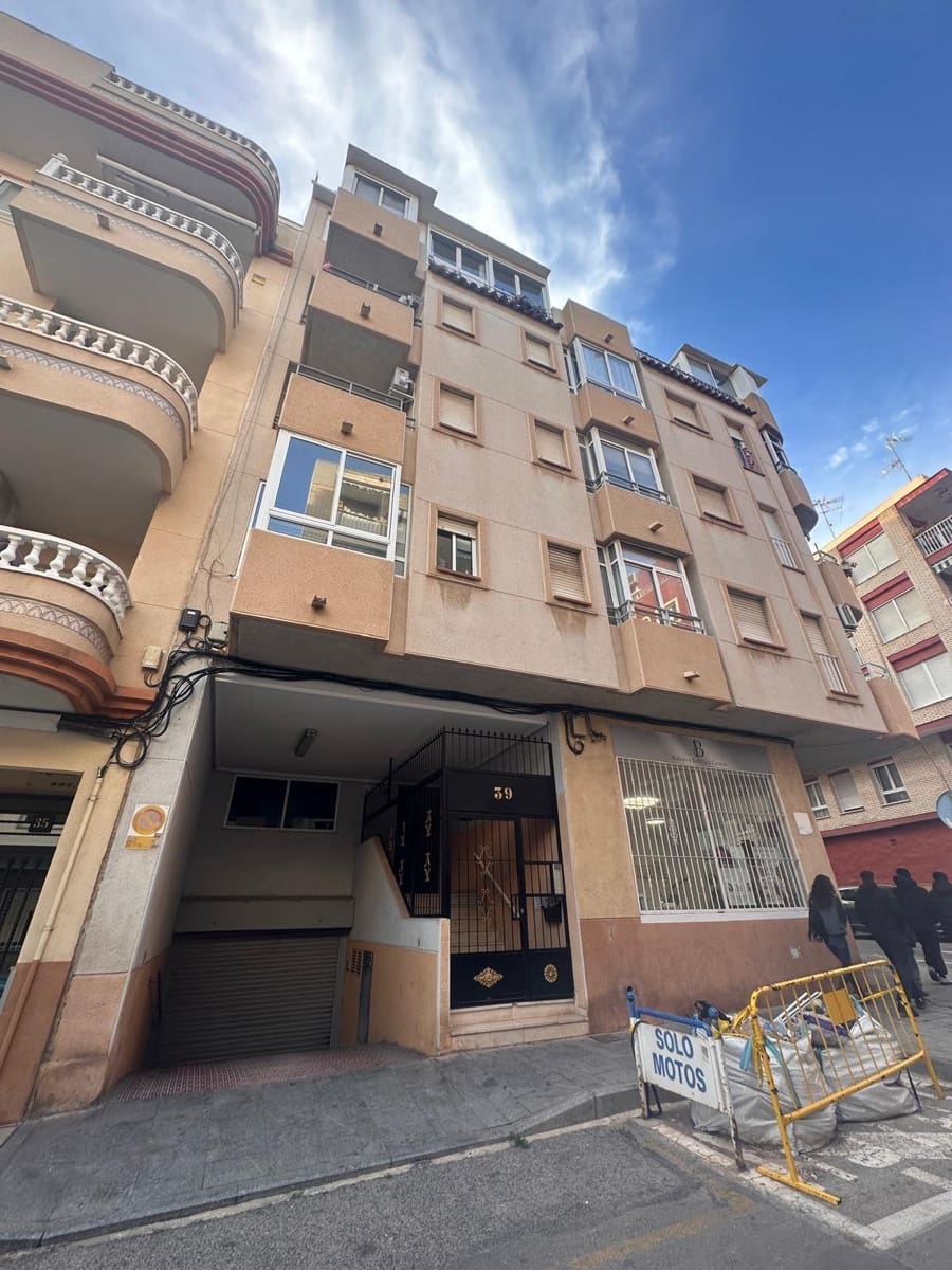 1 soverom Penthouse til salgs i Torrevieja - € 149 900 (Ref: 9877365)