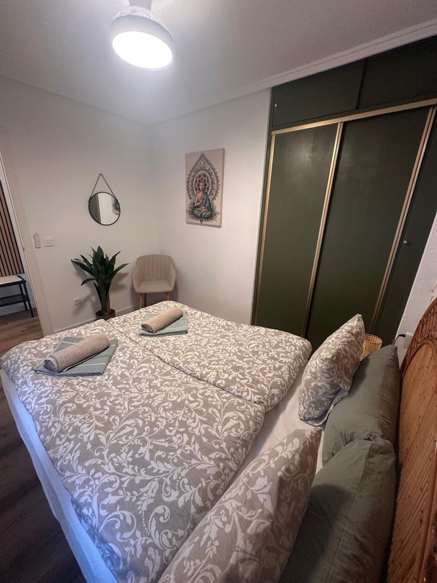 1 soverom Penthouse til salgs i Torrevieja - € 149 900 (Ref: 9877365)