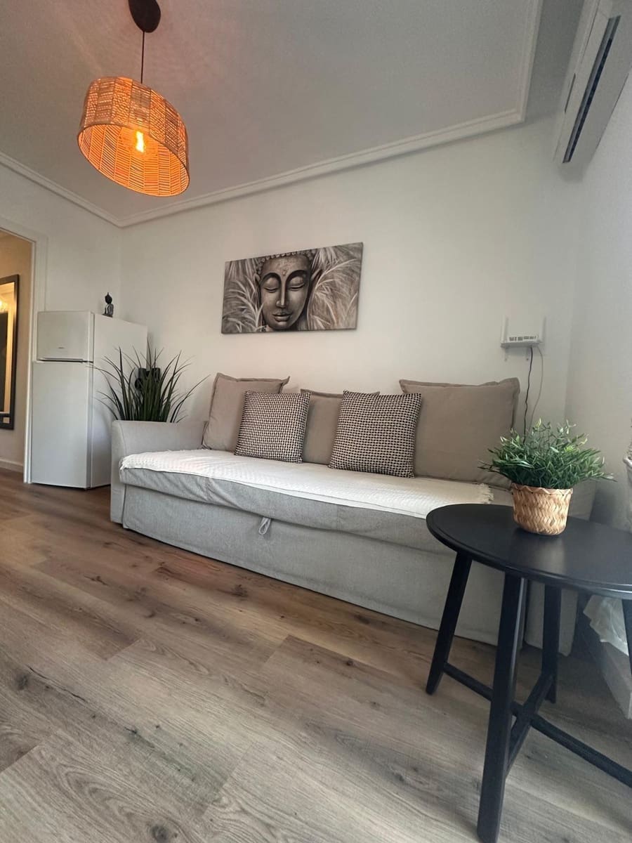 1 soverom Penthouse til salgs i Torrevieja - € 149 900 (Ref: 9877365)