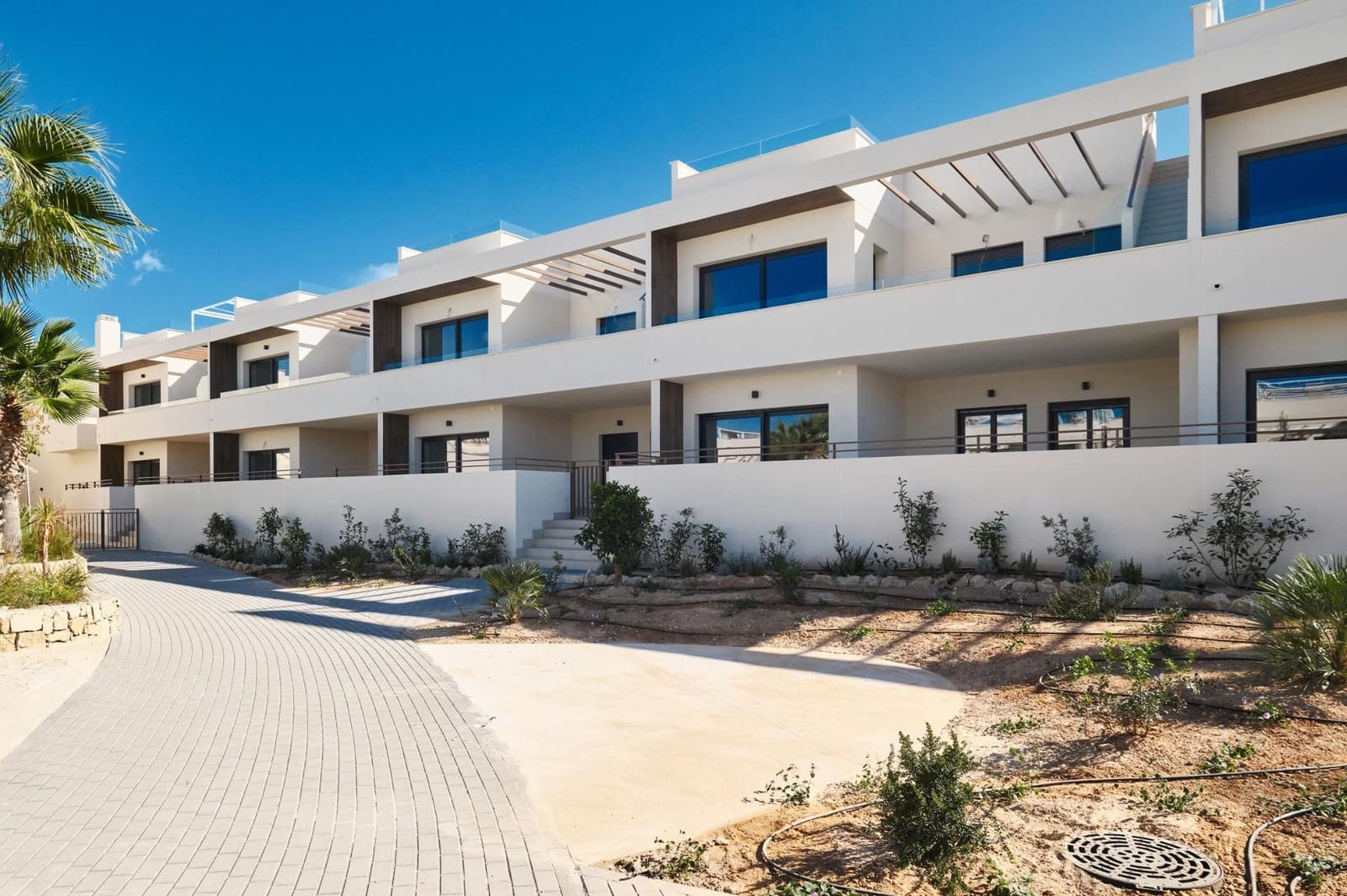 2 soverom Bungalow til salgs i Torrevieja med svømmebasseng - € 360 000 (Ref: 9877367)