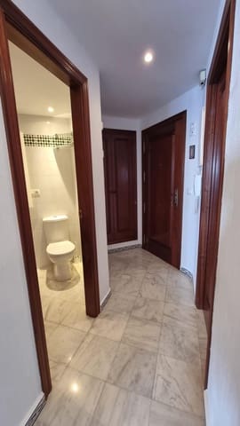 Apartamento de 2 habitaciones en Playa de los Locos, Torrevieja en venta con piscina - 265.000 € (Ref: 9877370)