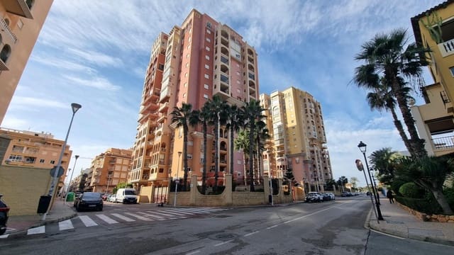 Apartamento de 2 habitaciones en Playa de los Locos, Torrevieja en venta con piscina - 265.000 € (Ref: 9877370)