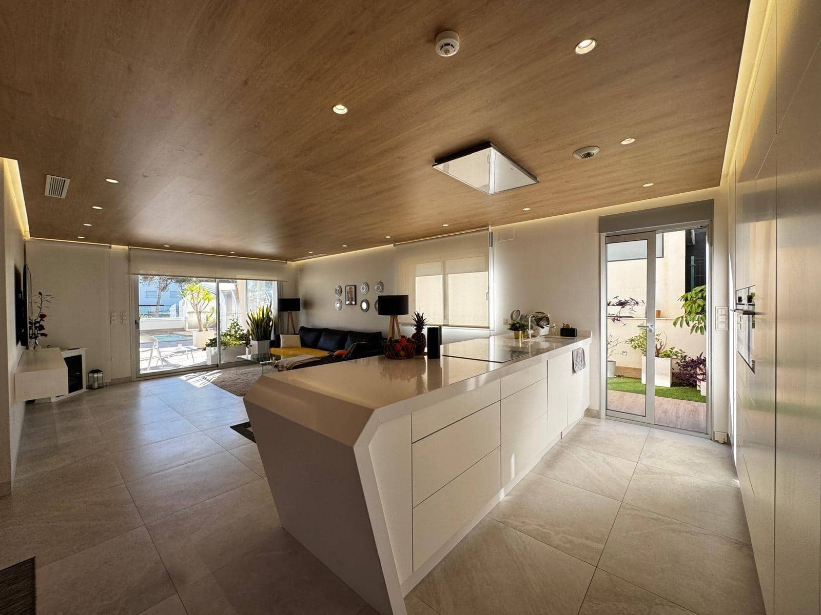4 bedroom Villa for sale in Orihuela Costa with pool - € 1,890,000 (Ref: 9877374)
