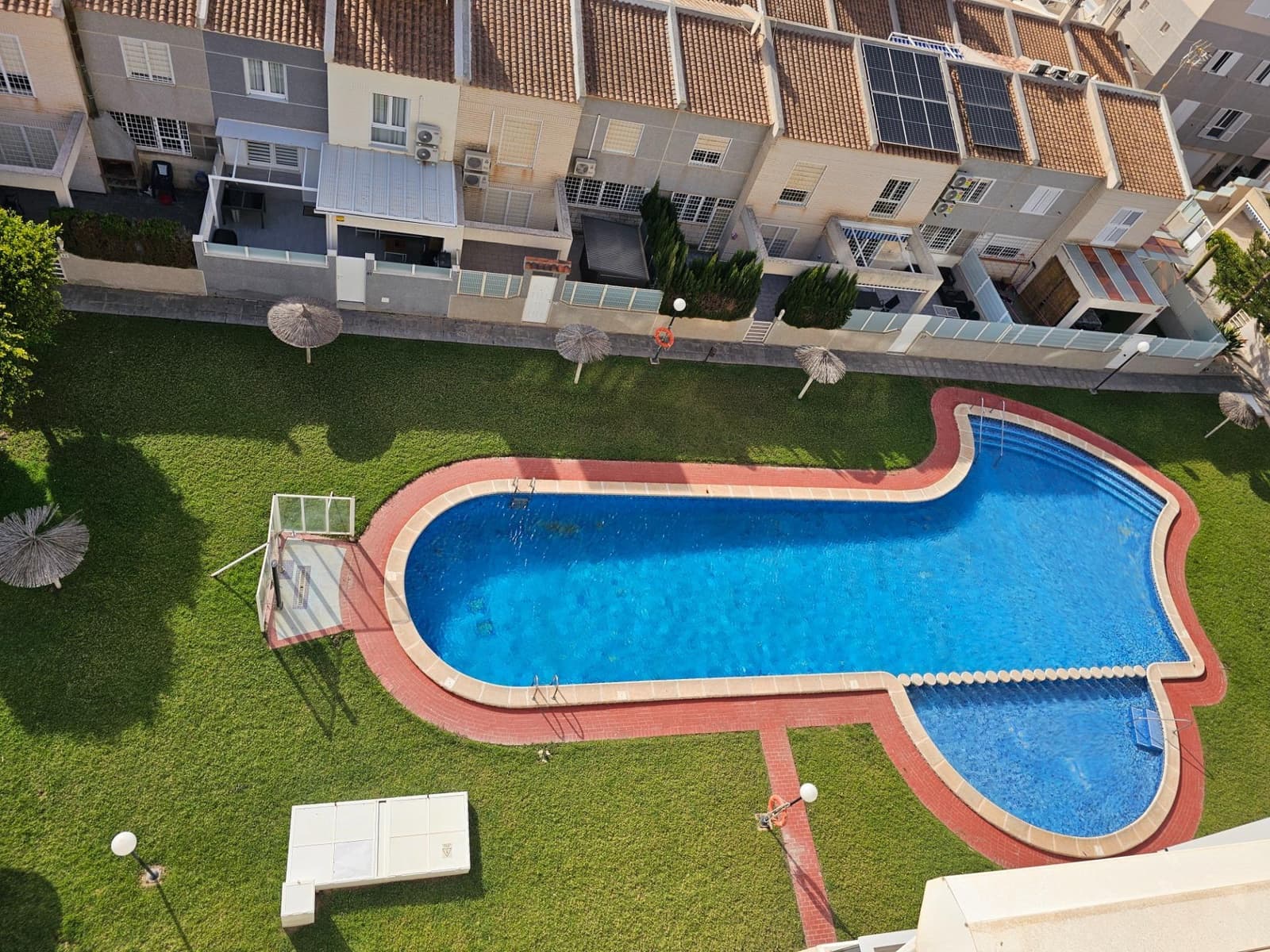 2 soveværelse Lejlighed til salg i Torrevieja med swimmingpool - € 194.000 (Ref: 9877375)