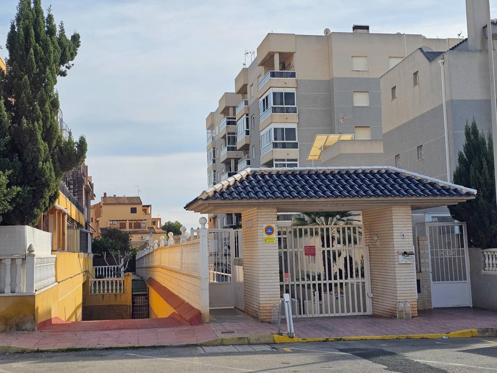2 soveværelse Lejlighed til salg i Torrevieja med swimmingpool - € 194.000 (Ref: 9877375)
