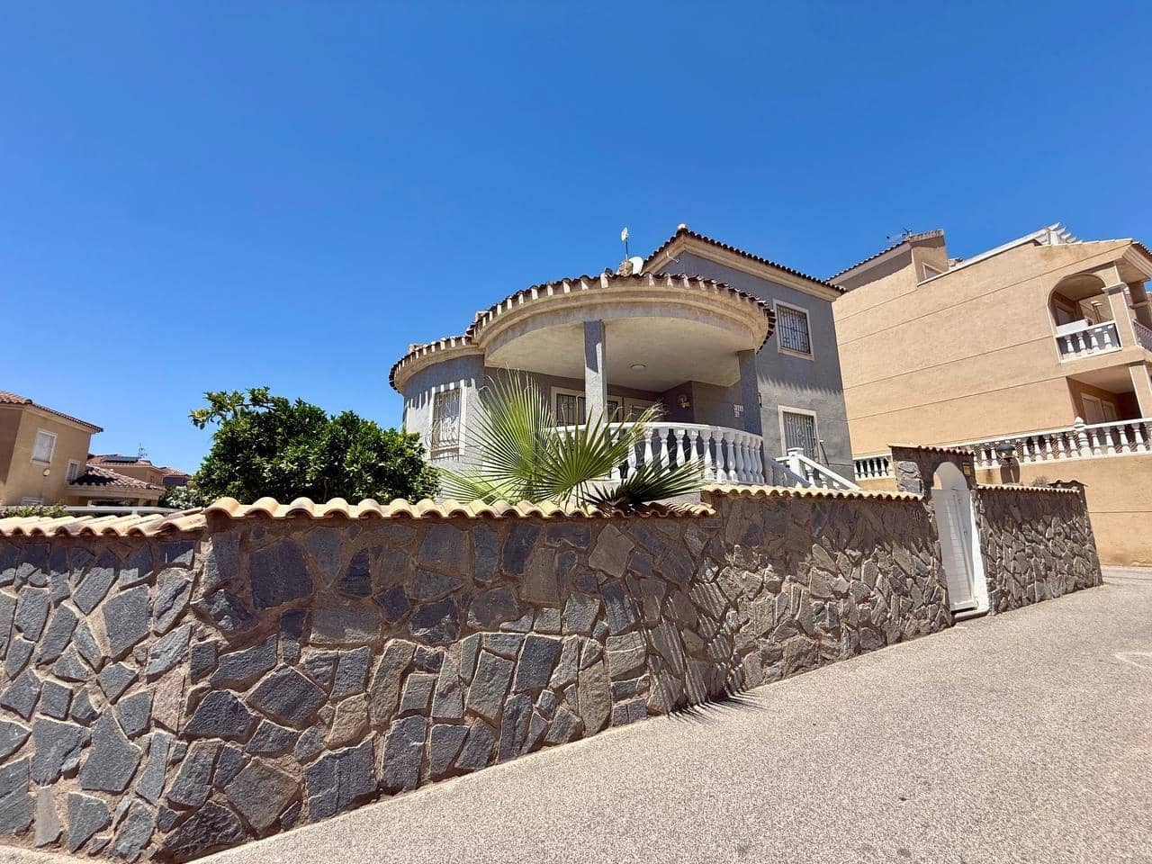 4 camera da letto Villa in vendita in Orihuela Costa con piscina - 359.000 € (Rif: 9877379)