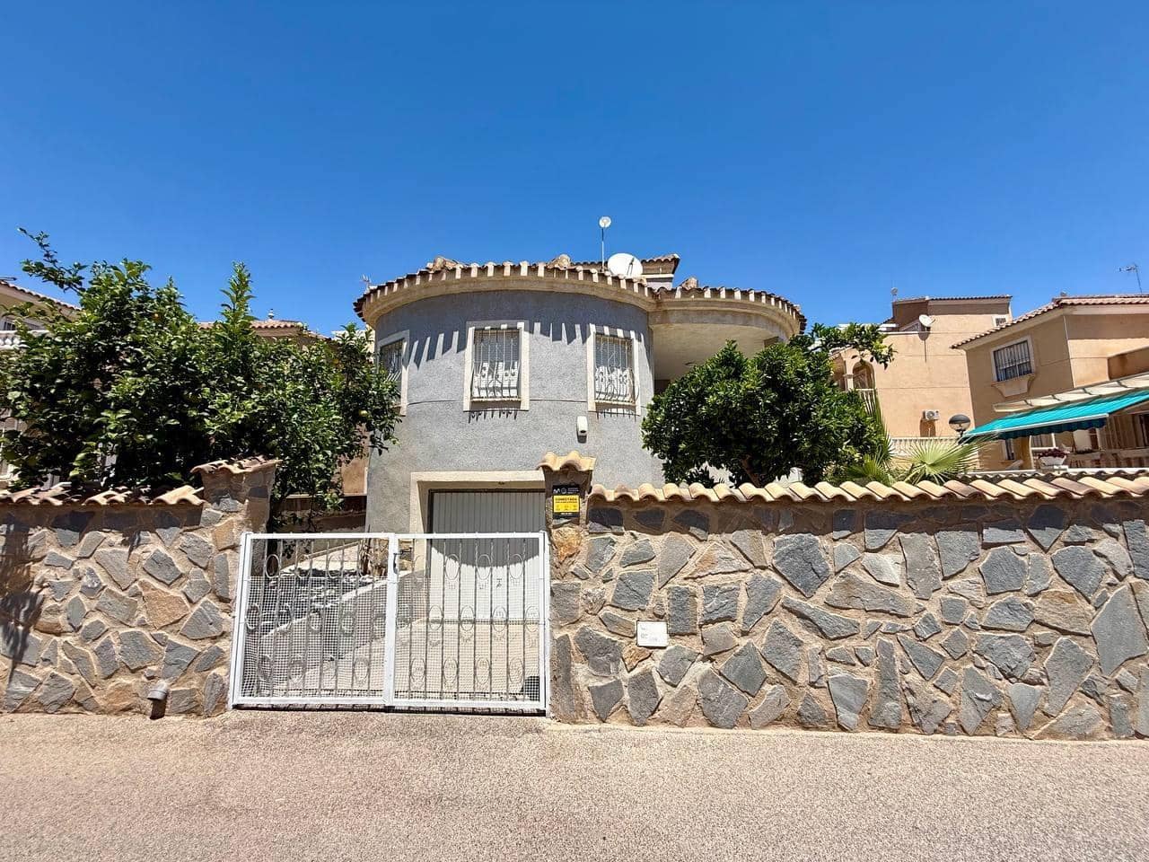 4 camera da letto Villa in vendita in Orihuela Costa con piscina - 359.000 € (Rif: 9877379)