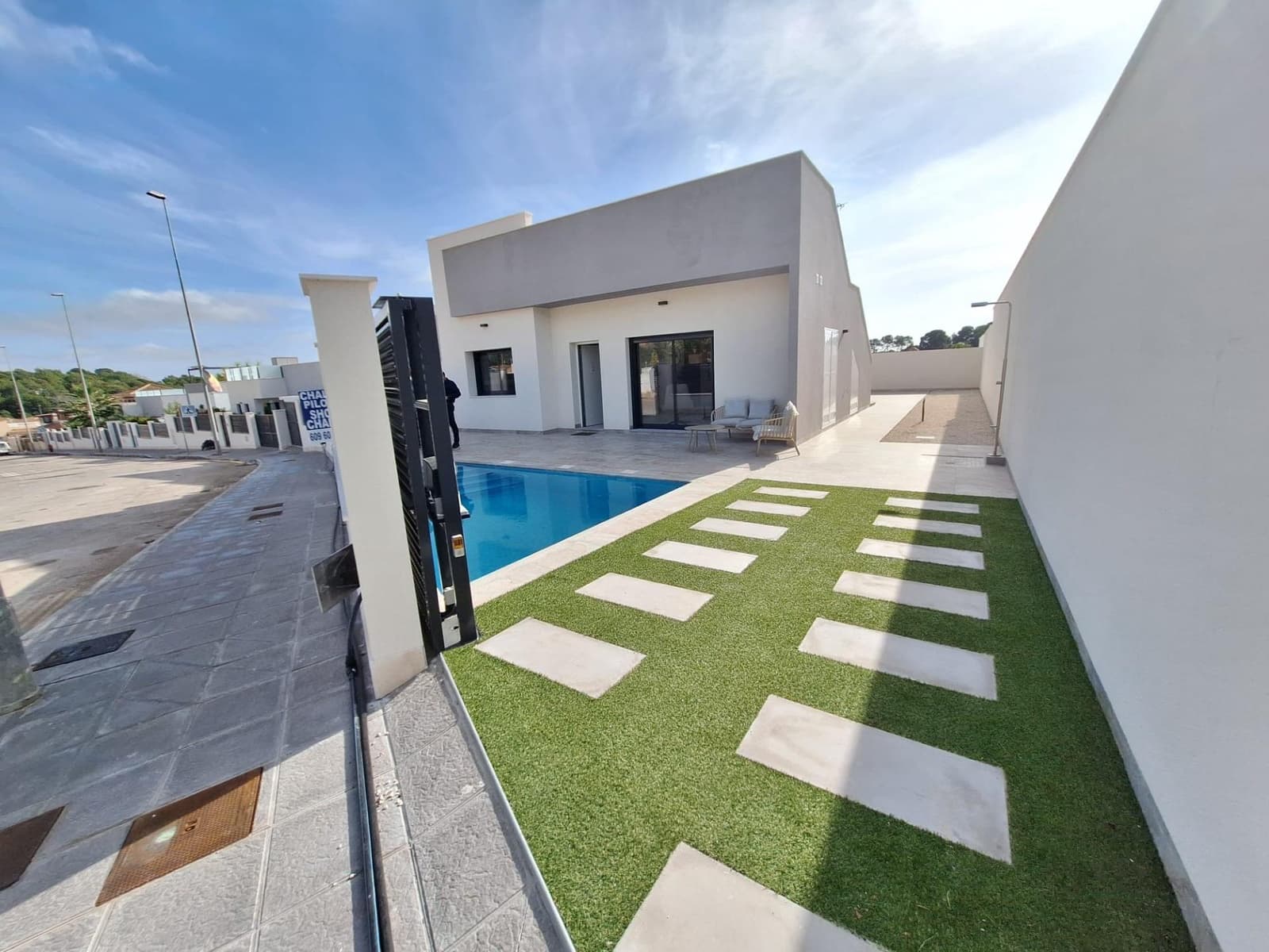 3 slaapkamer Villa te koop in Pilar de la Horadada met zwembad - € 431.500 (Ref: 9877382)
