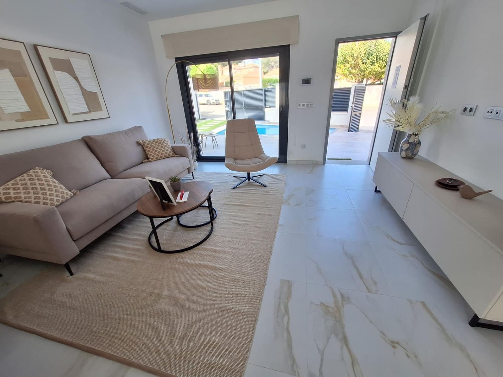 3 slaapkamer Villa te koop in Pilar de la Horadada met zwembad - € 431.500 (Ref: 9877382)
