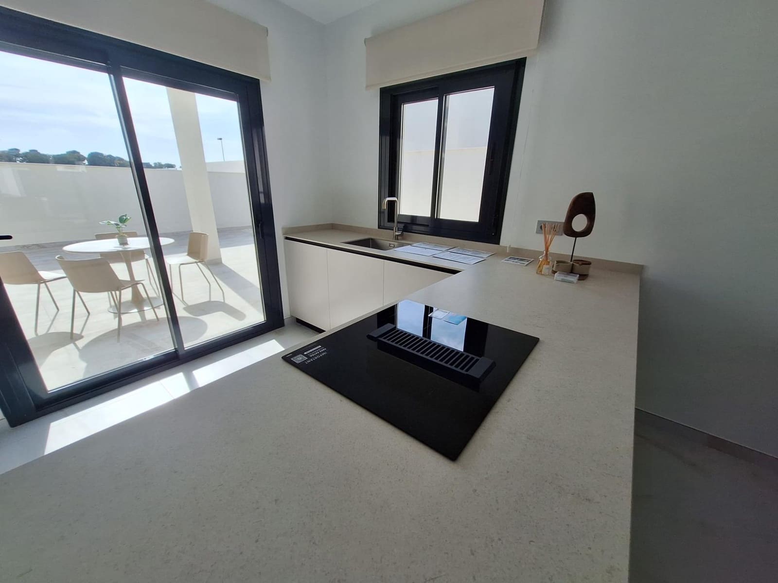 3 slaapkamer Villa te koop in Pilar de la Horadada met zwembad - € 431.500 (Ref: 9877382)
