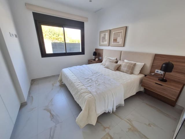 3 slaapkamer Villa te koop in Pinar de Campoverde, Pilar de la Horadada met zwembad - € 431.500 (Ref: 9877382)