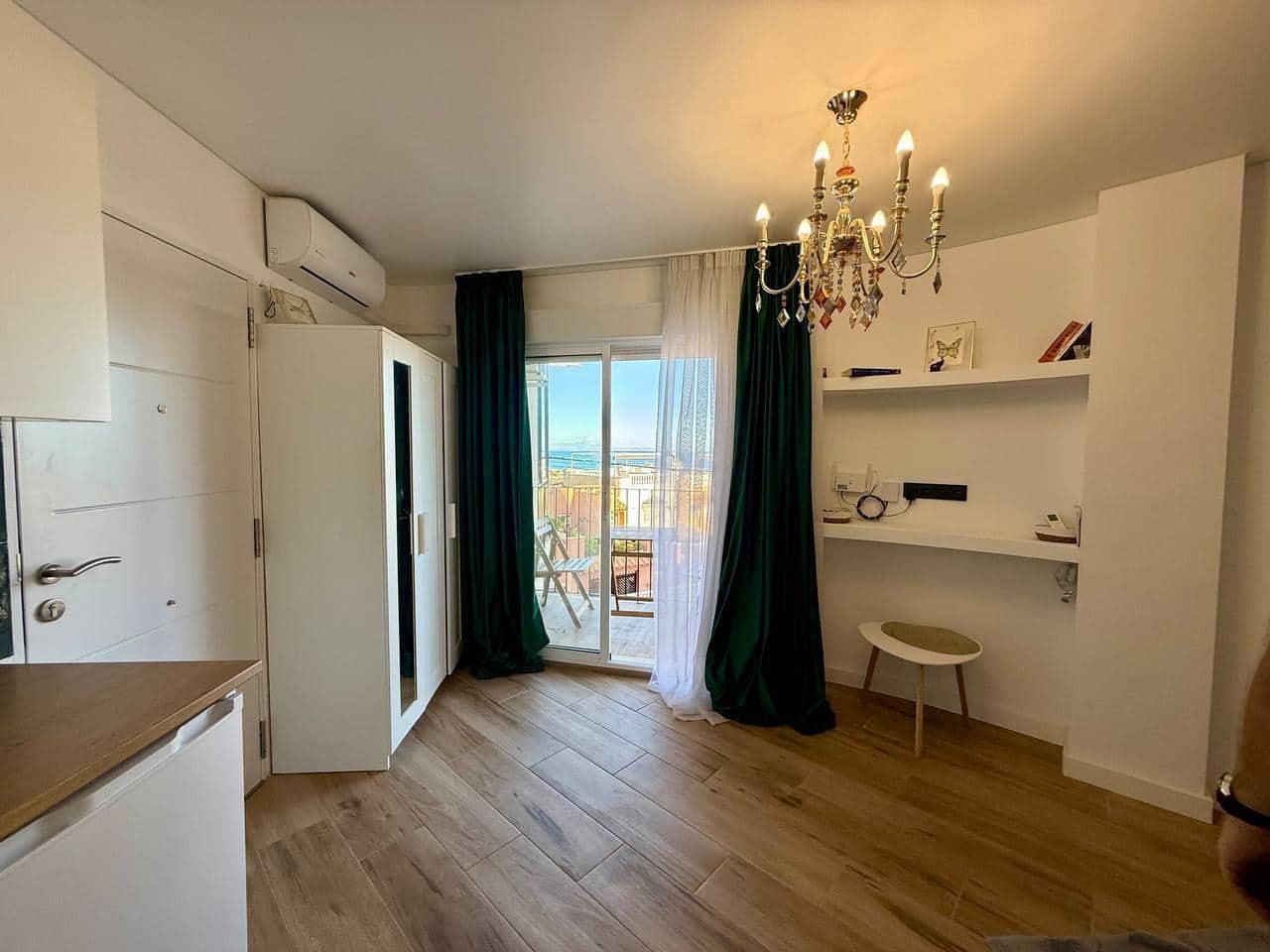 Studio à vendre à Torrevieja - 115 900 € (Ref: 9877386)