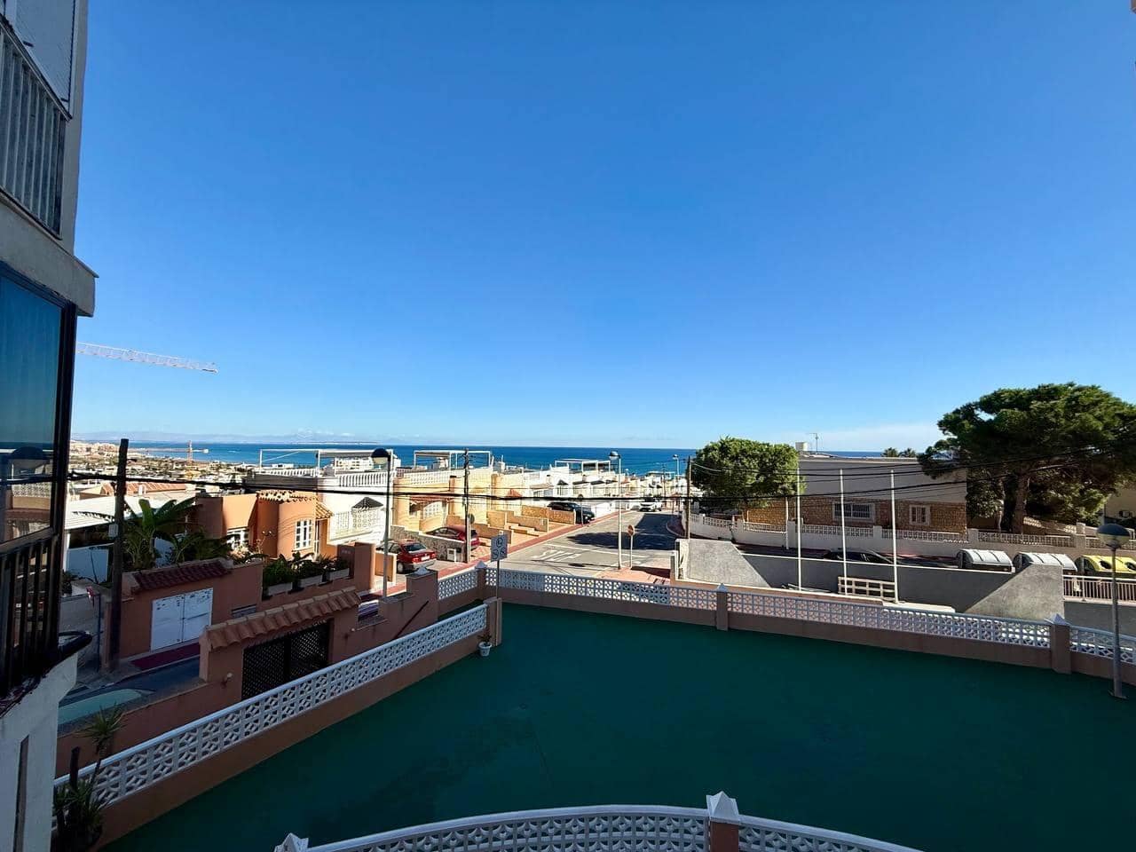 Studio à vendre à Torrevieja - 115 900 € (Ref: 9877386)