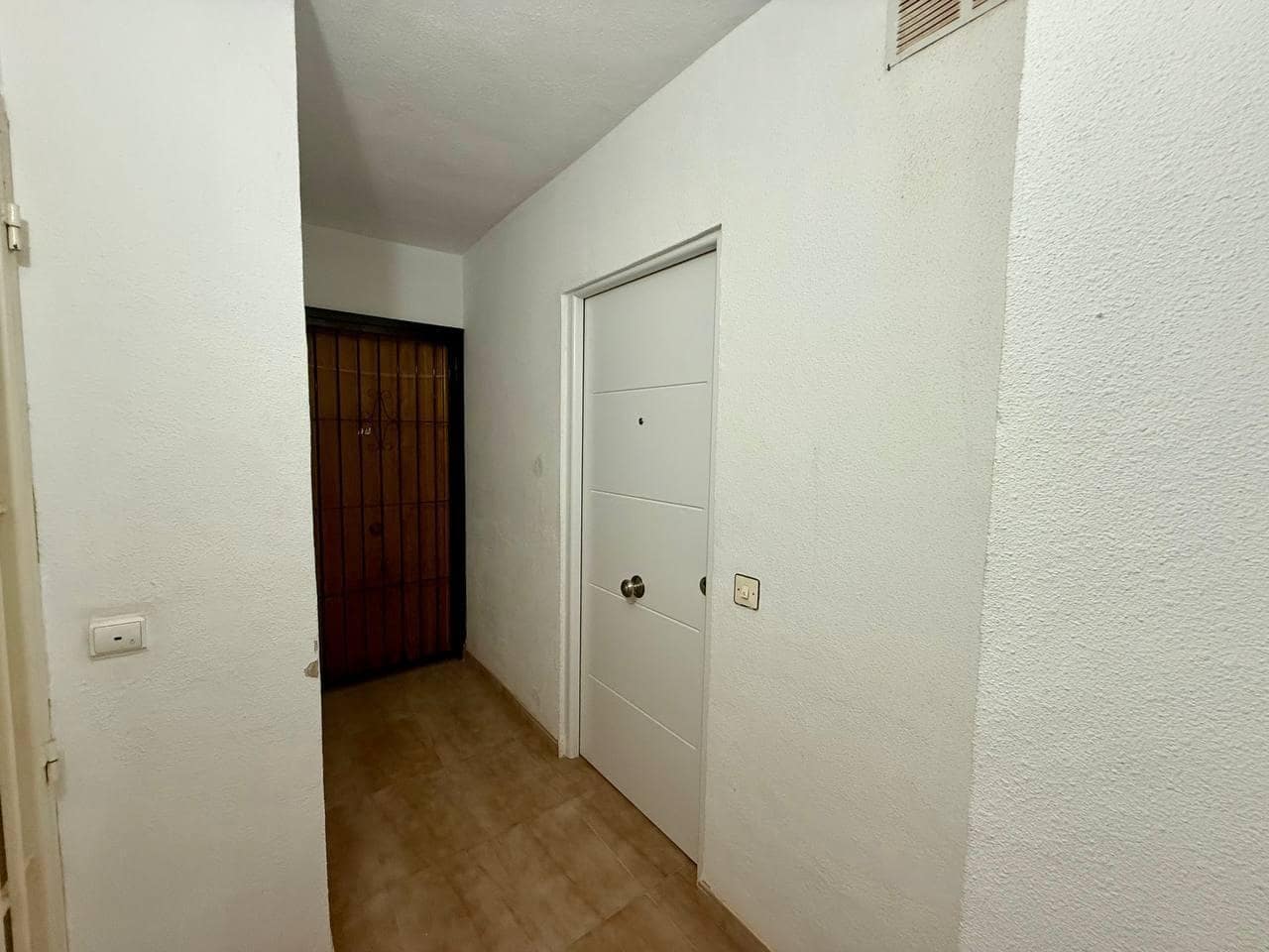 Studio à vendre à Torrevieja - 115 900 € (Ref: 9877386)