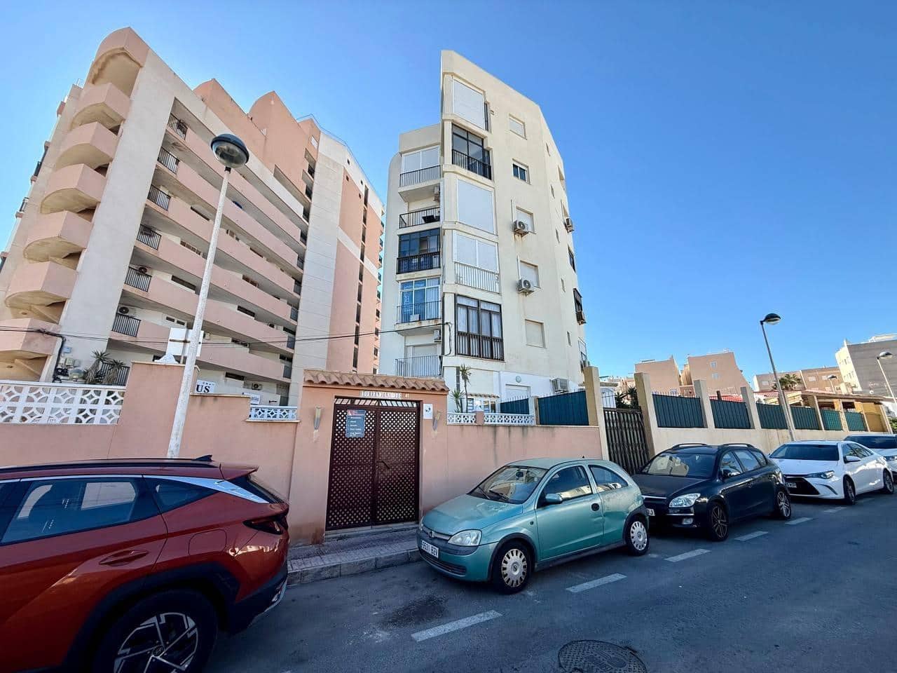 Studio à vendre à Torrevieja - 115 900 € (Ref: 9877386)