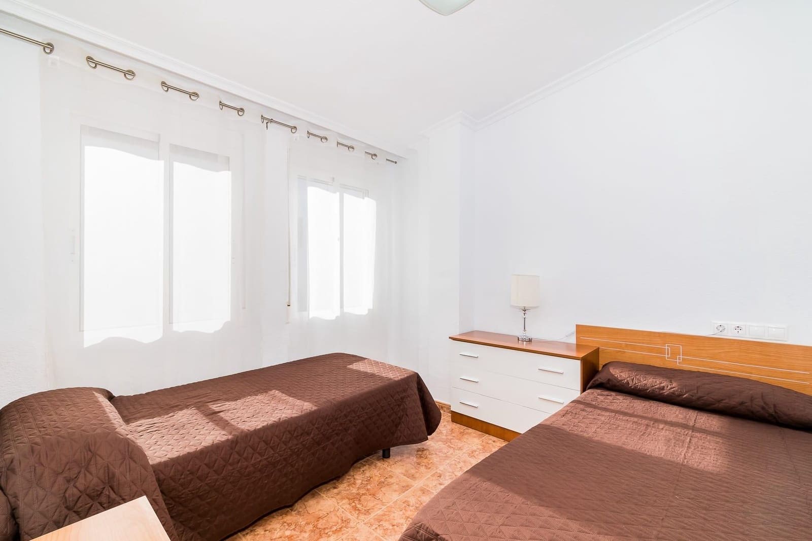 Apartamento en Torrevieja en venta con piscina - 129.900 € (Ref: 9877387)