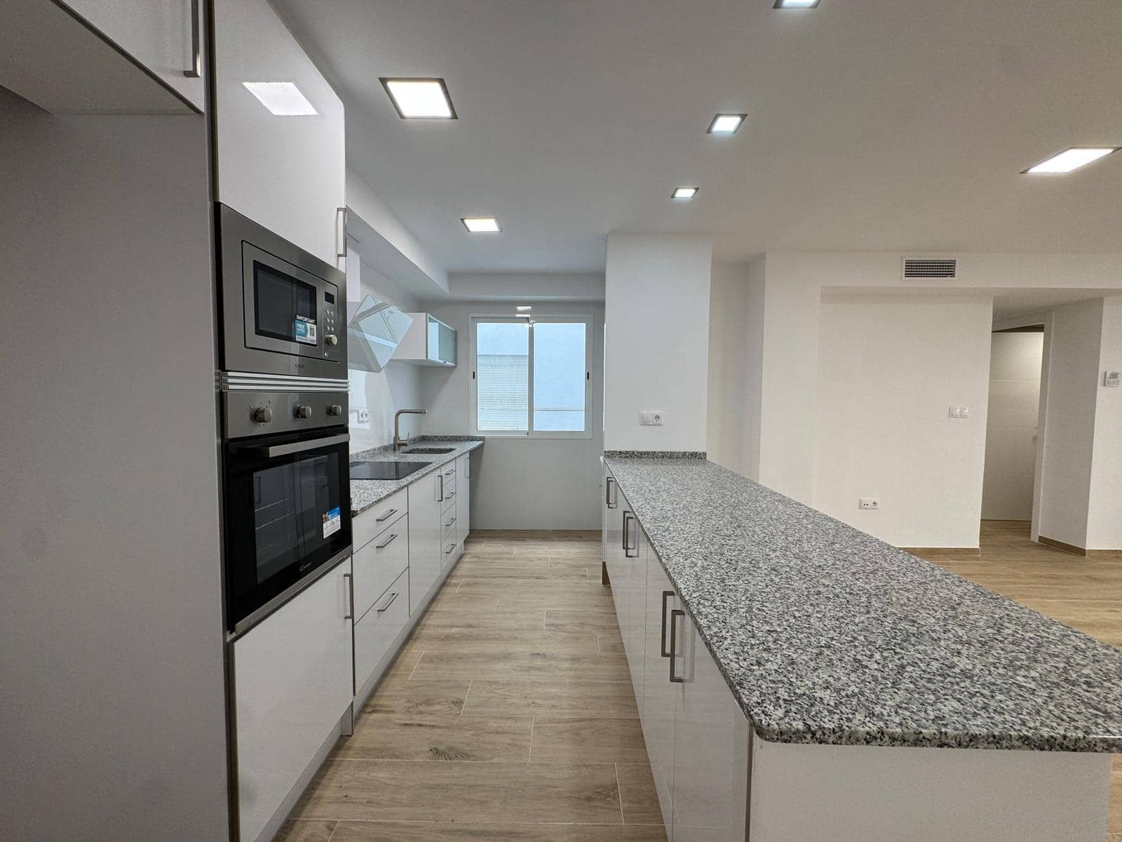 3 soverom Leilighet til salgs i Torrevieja med garasje - € 245 000 (Ref: 9877390)