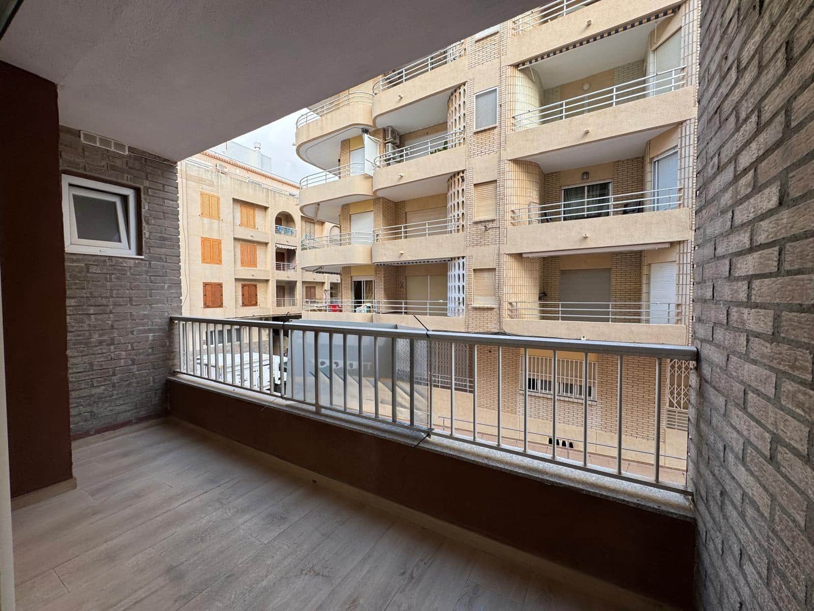 3 soverom Leilighet til salgs i Torrevieja med garasje - € 245 000 (Ref: 9877390)