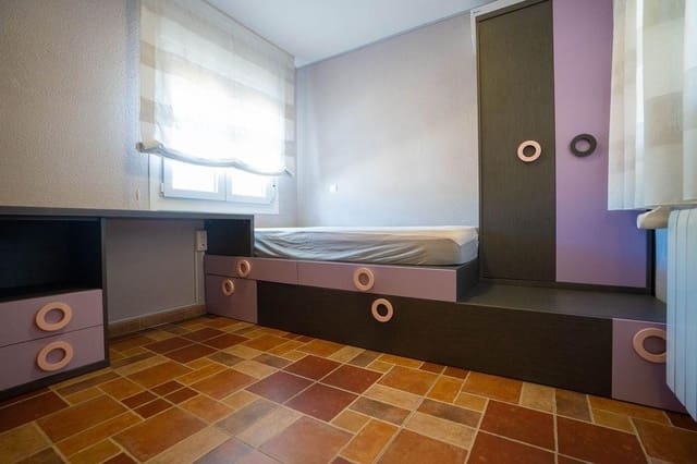 Chalet de 4 habitaciones en La Florida, Orihuela en venta - 439.000 € (Ref: 9877394)
