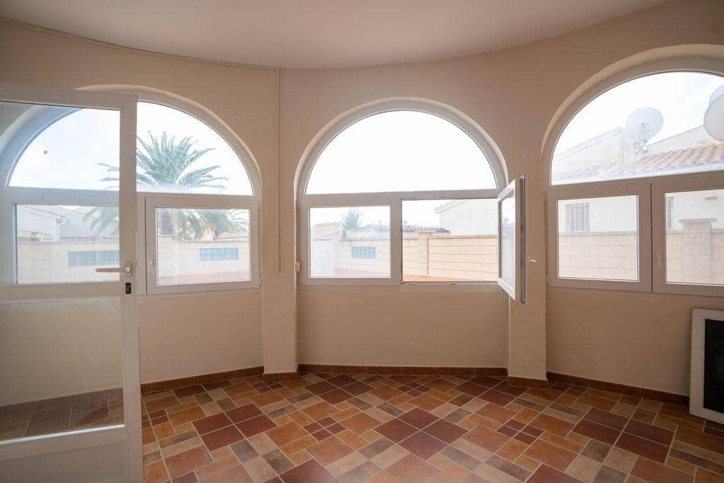 Chalet de 4 habitaciones en Orihuela Costa en venta - 439.000 € (Ref: 9877394)