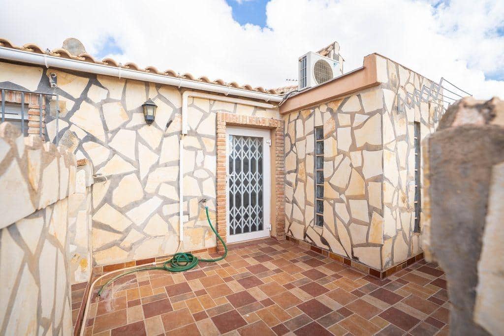 Chalet de 4 habitaciones en Orihuela Costa en venta - 439.000 € (Ref: 9877394)