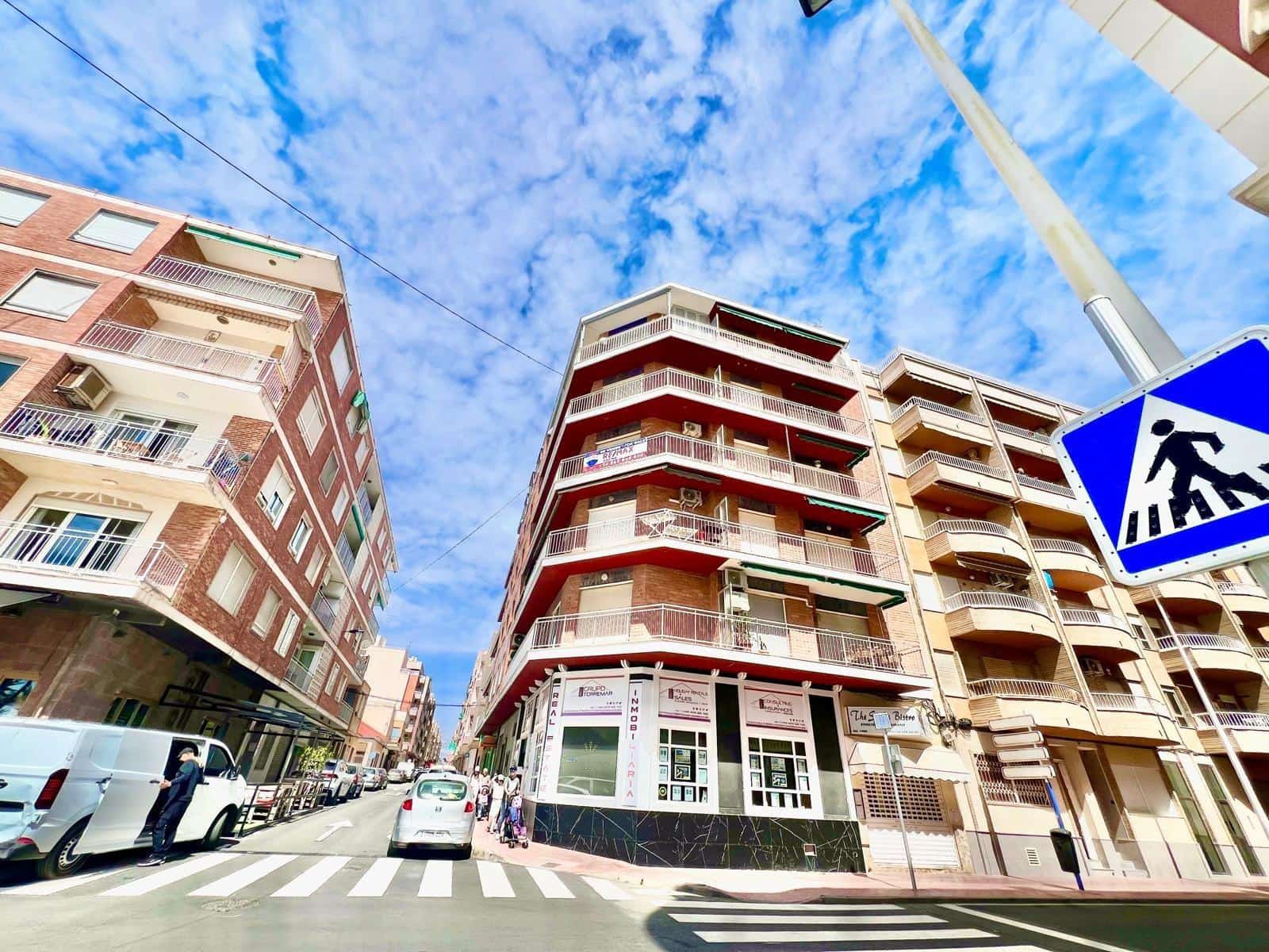 3 chambre Penthouse à vendre à Torrevieja - 255 000 € (Ref: 9877396)