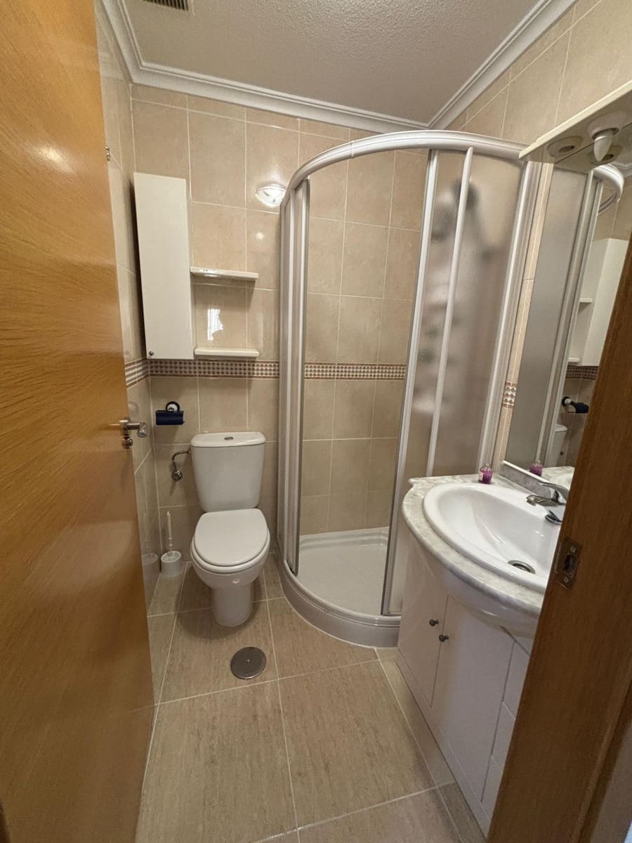 1 makuuhuone Huoneisto myytävänä paikassa Torrevieja mukana 
autotalli - 142 000 € (Ref: 9877397)