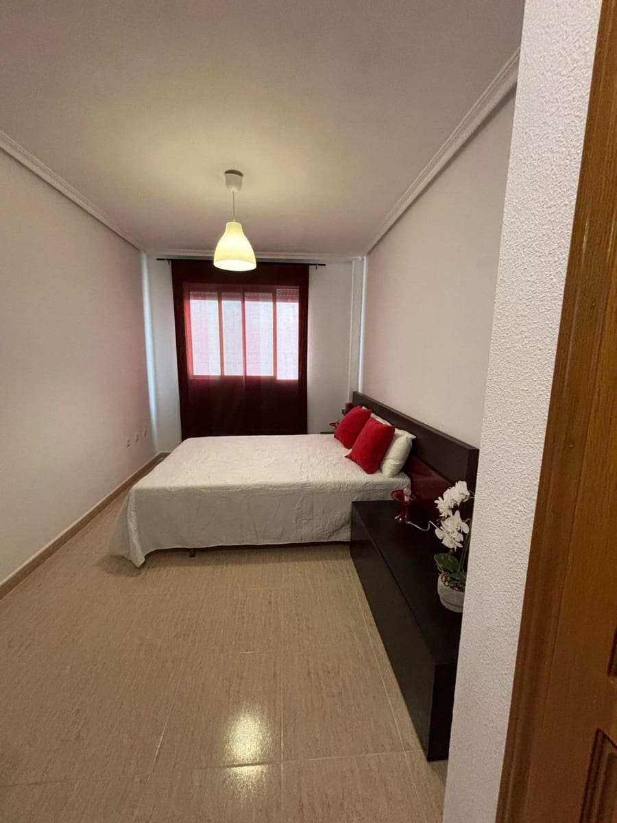 1 makuuhuone Huoneisto myytävänä paikassa Torrevieja mukana 
autotalli - 142 000 € (Ref: 9877397)