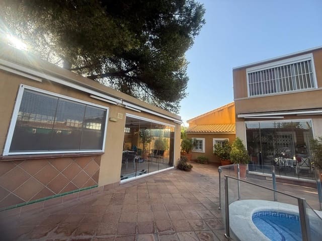5 chambre Villa/Maison à vendre à Dehesa de Campoamor, Orihuela avec piscine - 739 900 € (Ref: 9877415)