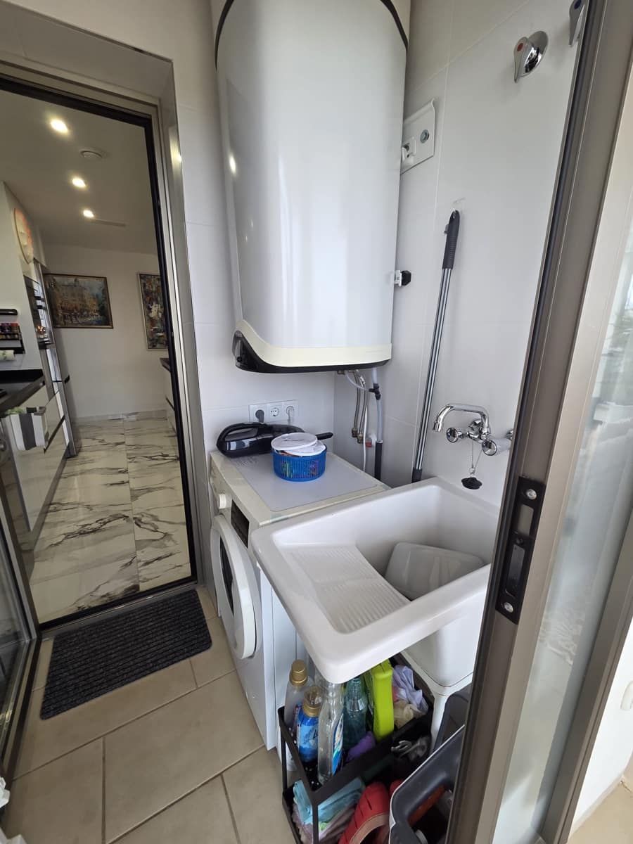 2 makuuhuone Huoneisto myytävänä paikassa Villamartin mukana 
autotalli - 315 000 € (Ref: 9878003)