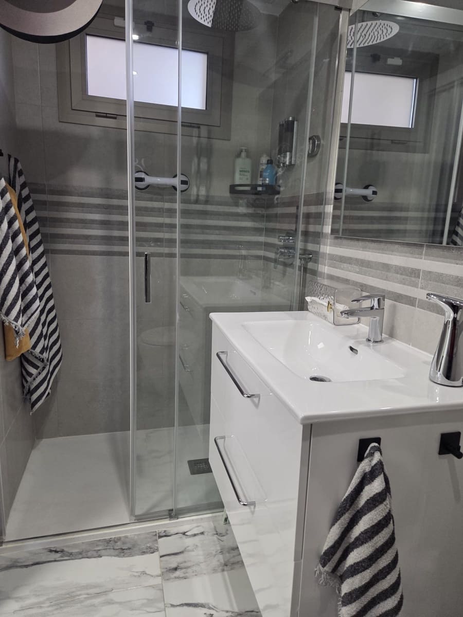 2 makuuhuone Huoneisto myytävänä paikassa Villamartin mukana 
autotalli - 315 000 € (Ref: 9878003)