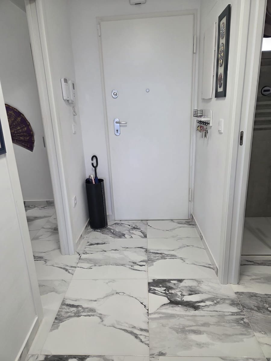 2 makuuhuone Huoneisto myytävänä paikassa Villamartin mukana 
autotalli - 315 000 € (Ref: 9878003)
