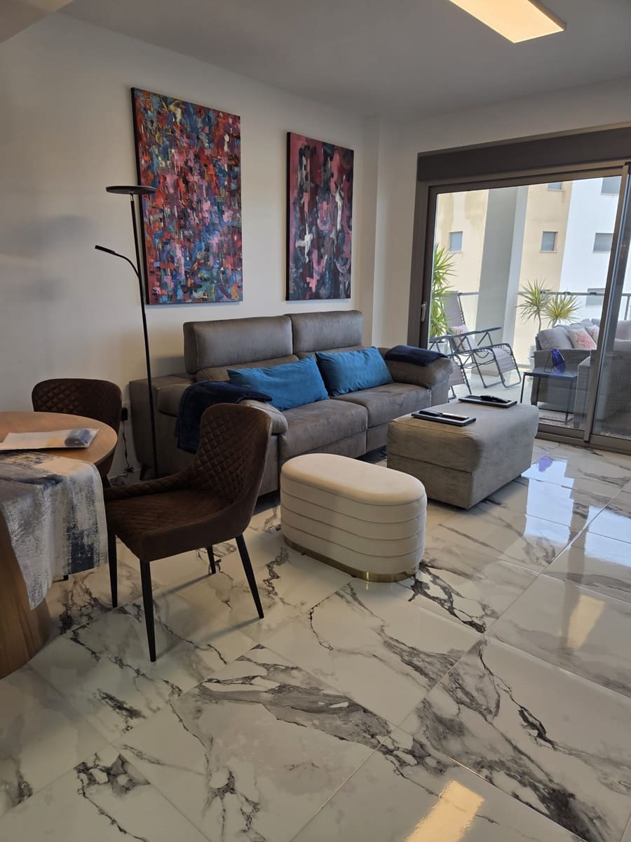 2 makuuhuone Huoneisto myytävänä paikassa Villamartin mukana 
autotalli - 315 000 € (Ref: 9878003)