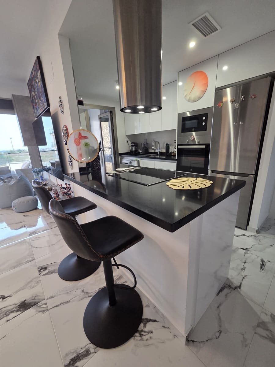 2 makuuhuone Huoneisto myytävänä paikassa Villamartin mukana 
autotalli - 315 000 € (Ref: 9878003)